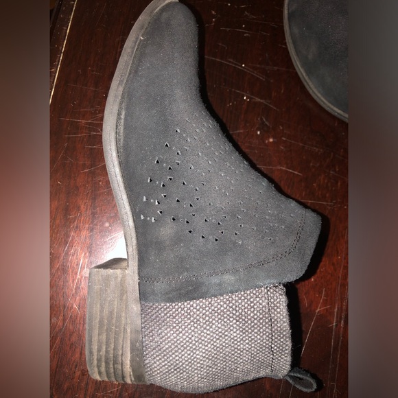 Toms Deia Low Heeled Ankle Boot in Black Suede and Gray Wool, Side Zipper - 8 - Picture 4 of 6